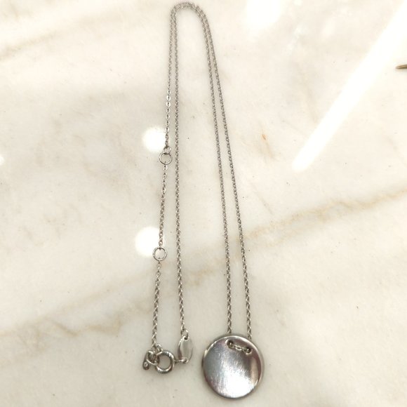 Fossil delicate circle necklace - Picture 1 of 3